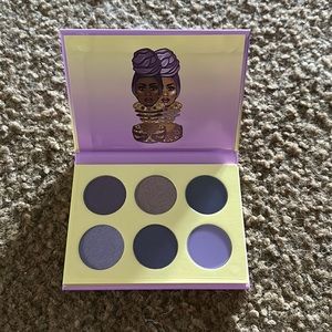 Violets by Juvia’s eyeshadow palette